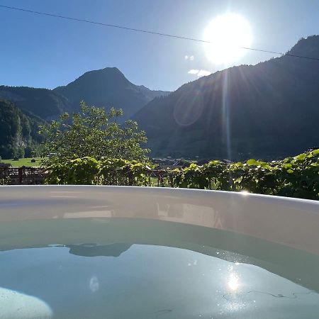 Romantic Private Superior Swiss Chalet With Hottub Lungern Exteriör bild